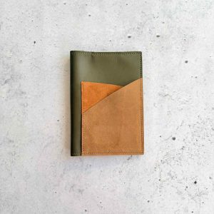 Earthy green double pockets - A6 leather notebook