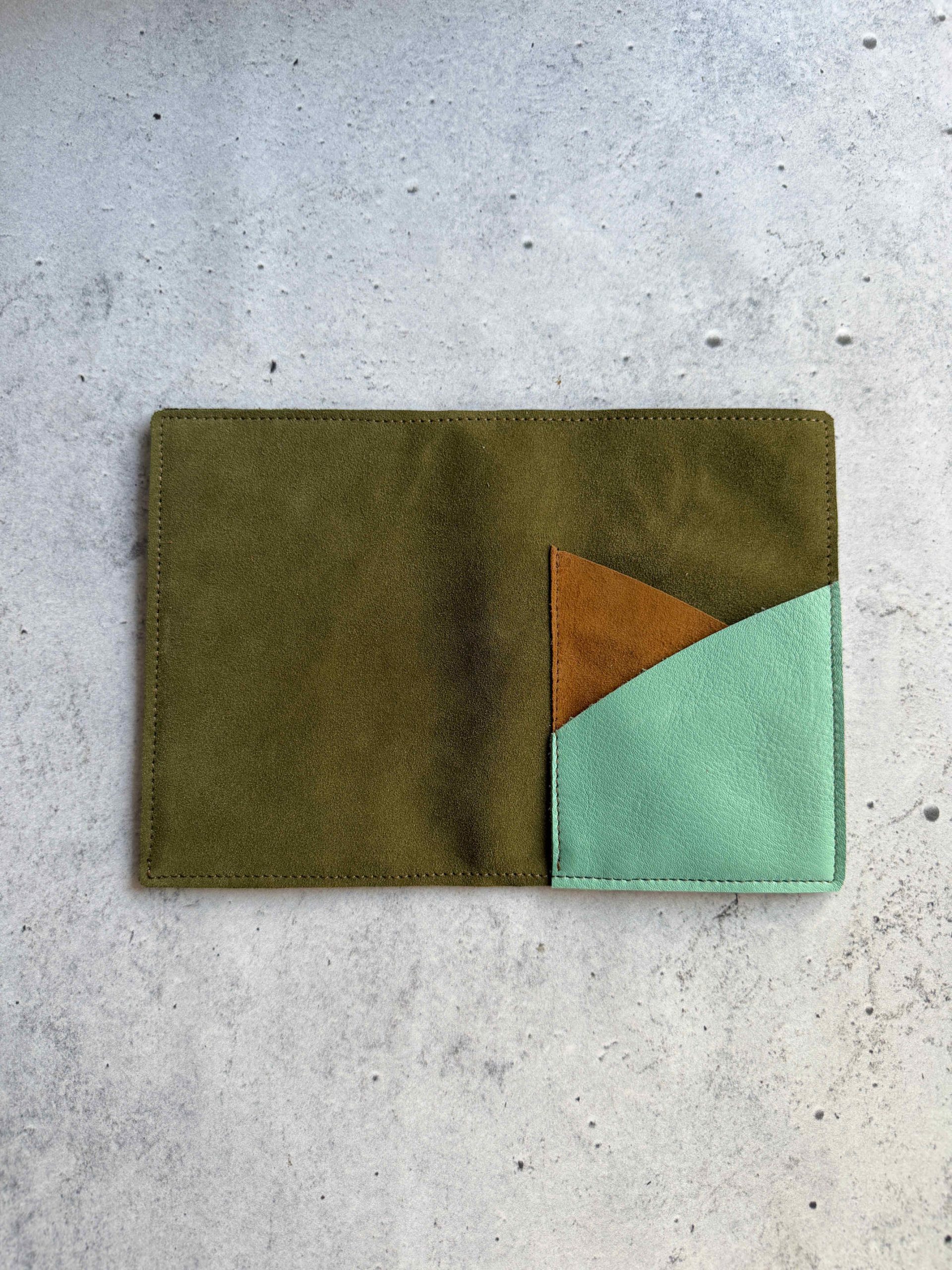 Green velour double pocket - A6 leather notebook - Image 4